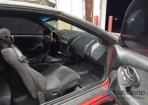 2002 Pontiac Firebird z USA, uszkodzony, nr VIN 2G2FS22K422108352